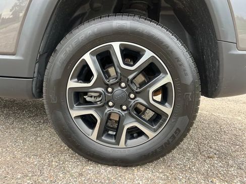 Used 2019 Jeep Compass Trailhawk AWD/4WD image 15