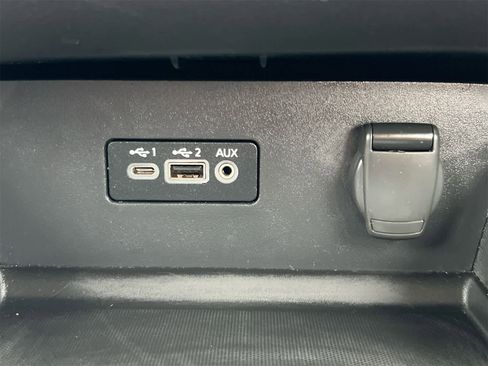 Used 2025 Nissan Altima 2.5 SV image 31