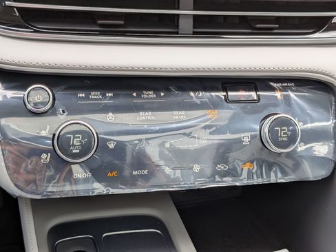 New 2026 INFINITI QX60 Luxe image 24