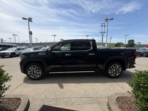 Used 2024 GMC Sierra 1500 Denali w/ Denali Reserve Package AWD/4WD image 14