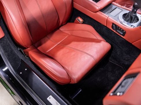 Used 2014 Aston Martin V8 Vantage Roadster RWD image 31