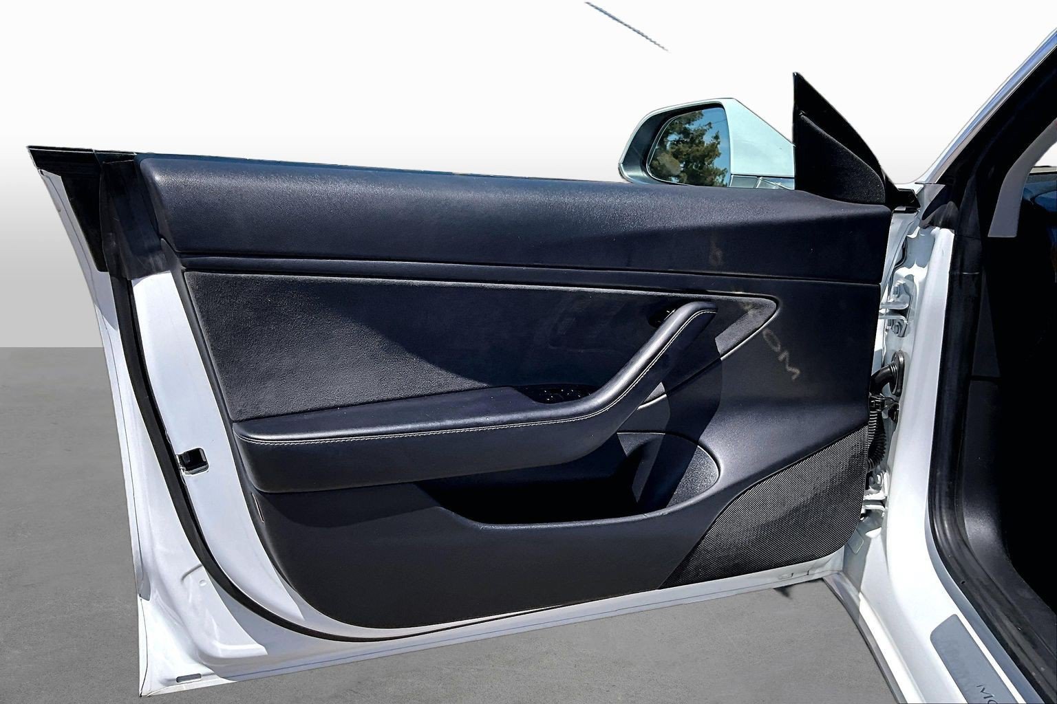 Used 2018 Tesla Model 3 Long Range RWD image 16