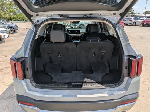 Certified 2025 Kia Sorento SX FWD image 11