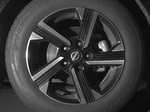 Used 2025 Nissan Sentra SV image 13