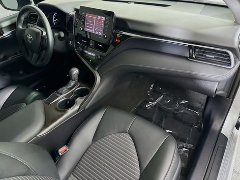Used 2022 Toyota Camry SE w/ Convenience Package FWD image 30