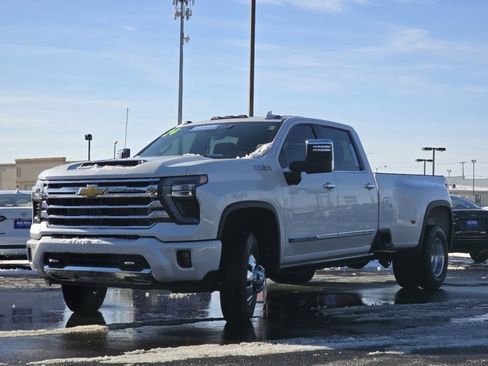 Certified 2024 Chevrolet Silverado 3500 High Country w/ High Country Premium Package image 11