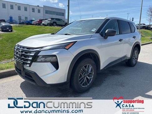 Used 2024 Nissan Rogue S image 1