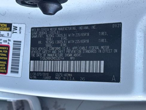 Used 2021 Toyota Highlander XLE image 51