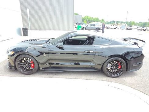 Used 2021 Ford Mustang Shelby GT500 w/ Technology Package RWD image 6