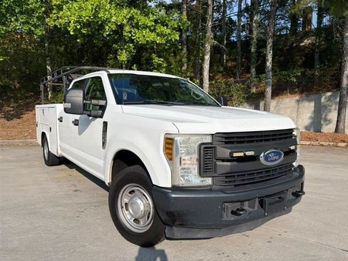 Used 2018 Ford F250 XL w/ Power Equipment Group RWD image 1