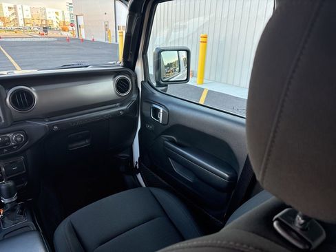 Used 2021 Jeep Wrangler Unlimited Sport image 29