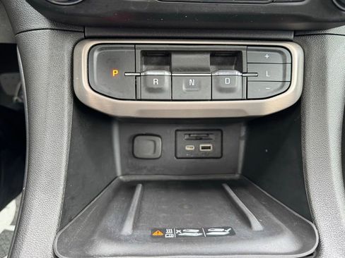 Used 2023 GMC Acadia Denali w/ Denali Technology Package AWD/4WD image 25