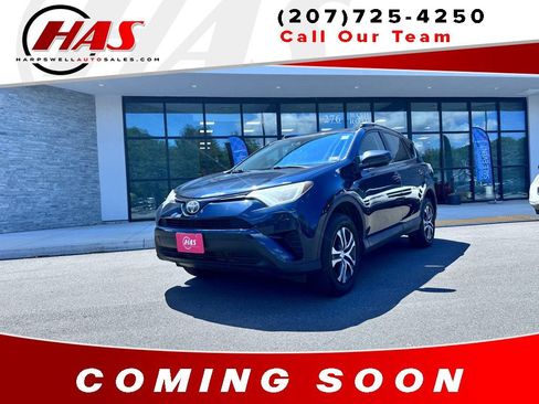 Used 2017 Toyota RAV4 LE AWD/4WD image 1