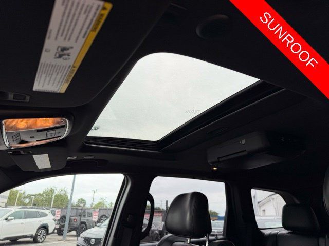 Used 2018 Jeep Grand Cherokee Altitude AWD/4WD image 38