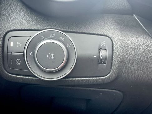 Used 2019 Alfa Romeo Giulia image 29