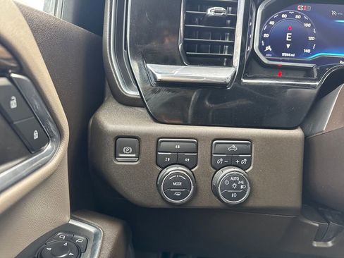 Used 2024 Chevrolet Silverado 3500 LT w/ Convenience Package image 36