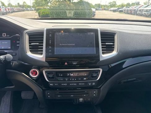 Used 2017 Honda Pilot Elite image 18