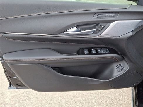 New 2026 Cadillac CT4 V image 9