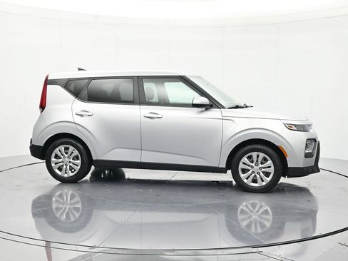 Used 2020 Kia Soul LX FWD image 4