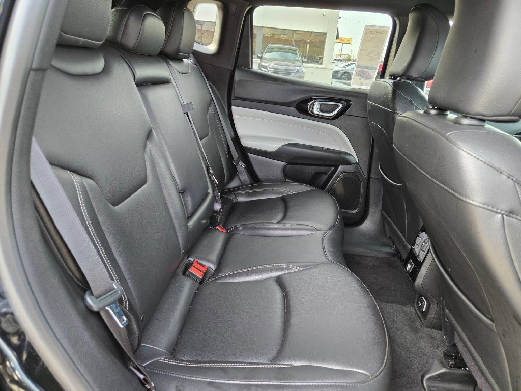 Used 2025 Jeep Compass Limited AWD/4WD image 30