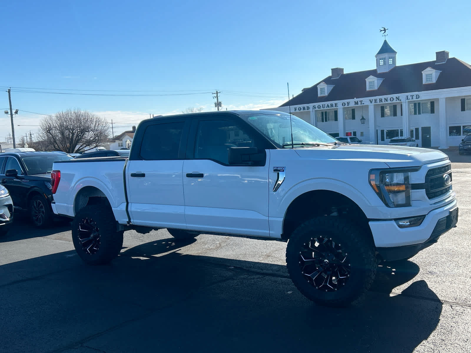 Used 2023 Ford F150 XLT AWD/4WD image 3