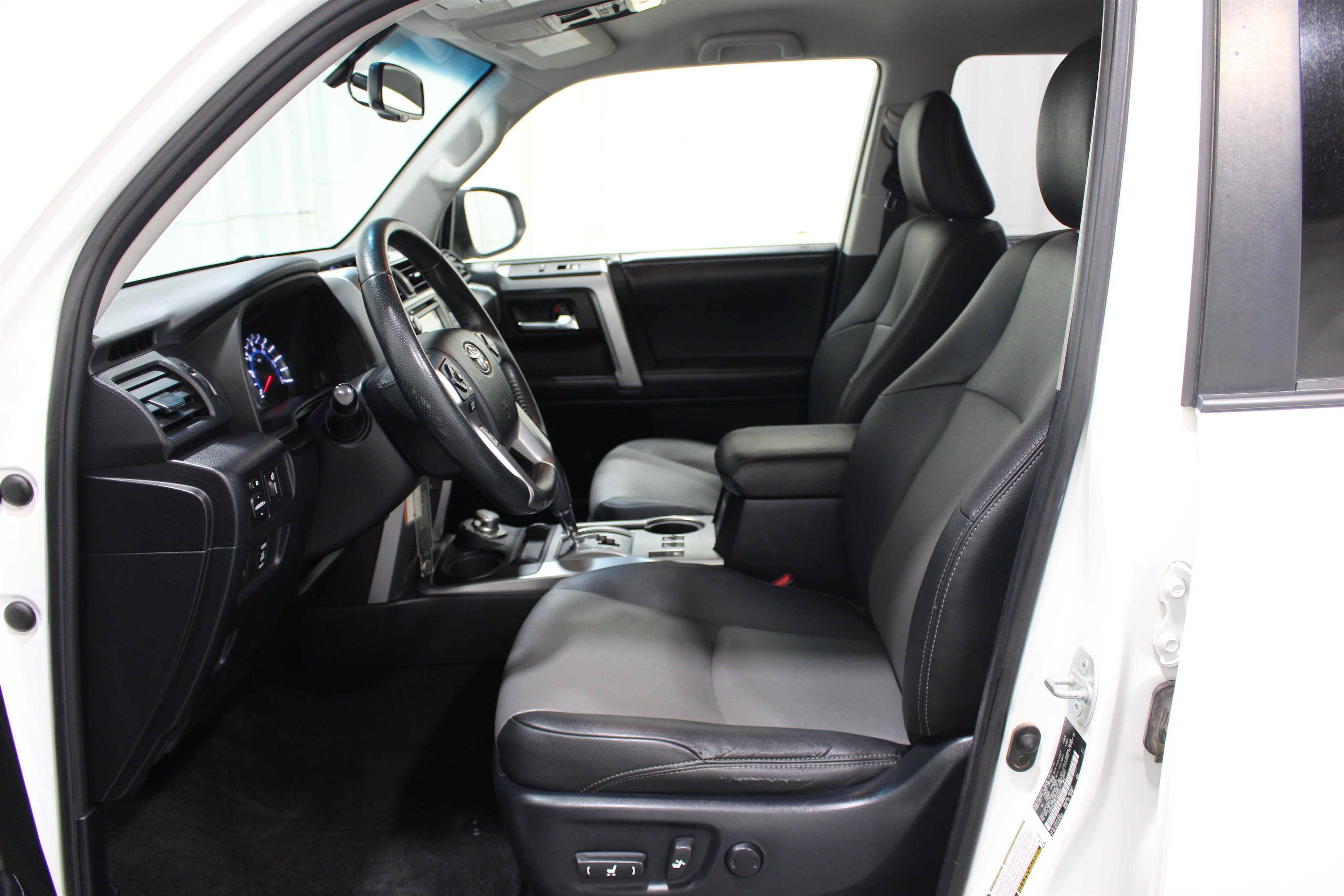 Used 2019 Toyota 4Runner SR5 Premium AWD/4WD image 3