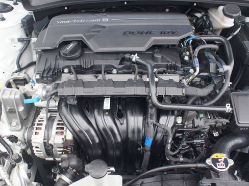 Used 2025 Hyundai Elantra Sport FWD image 25