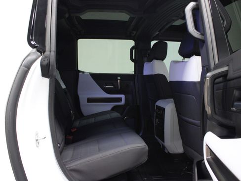 Used 2025 GMC Hummer EV 2X w/ LPO, Sport Package AWD/4WD image 15