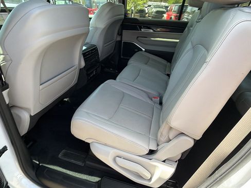 Certified 2024 Jeep Wagoneer 4WD image 25
