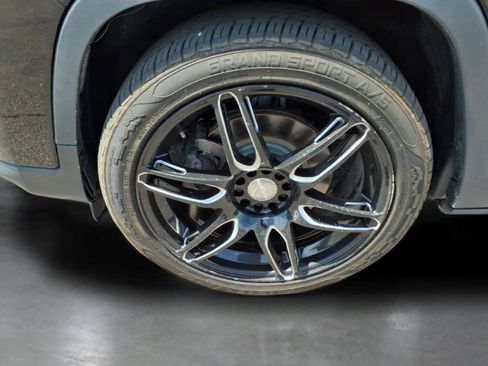 Used 2021 Jeep Cherokee Latitude Plus FWD image 9
