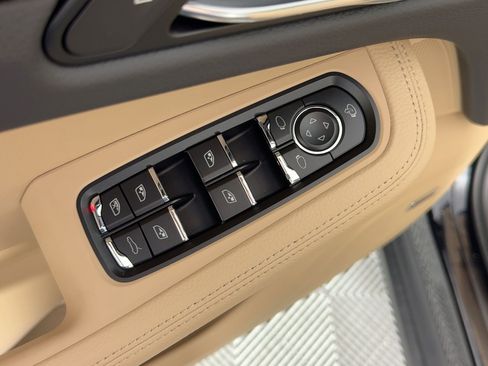 Certified 2026 Porsche Macan AWD/4WD image 13