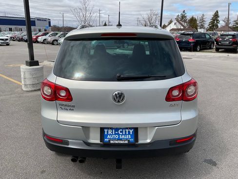 Used 2010 Volkswagen Tiguan S image 6