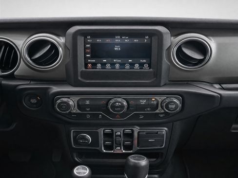 Used 2019 Jeep Wrangler Unlimited Sahara AWD/4WD image 20