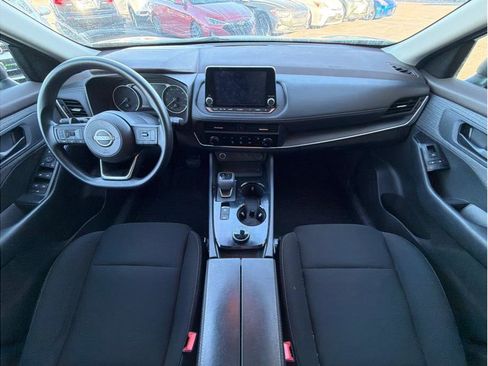 Used 2023 Nissan Rogue S image 4