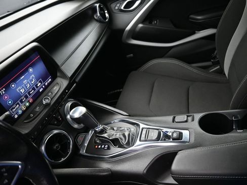 Used 2019 Chevrolet Camaro LT w/ Technology Package image 19