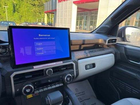 Used 2024 Toyota Tacoma Limited w/ Limited Package (LT) AWD/4WD image 41