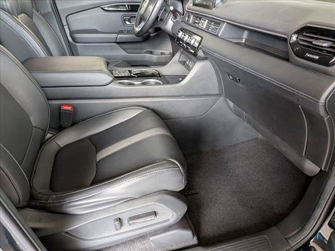 Certified 2024 Honda Pilot Touring image 22