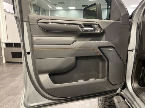 Used 2025 GMC Sierra 2500 AT4 w/ AT4 Premium Plus Package image 14