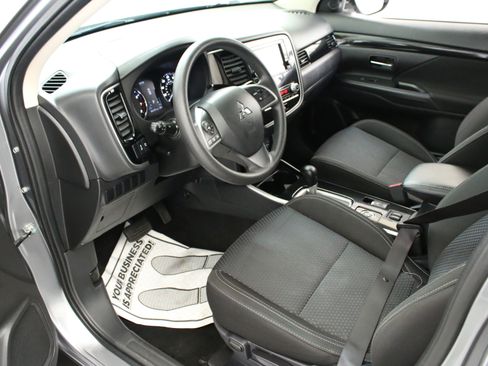 Used 2020 Mitsubishi Outlander ES AWD/4WD image 19