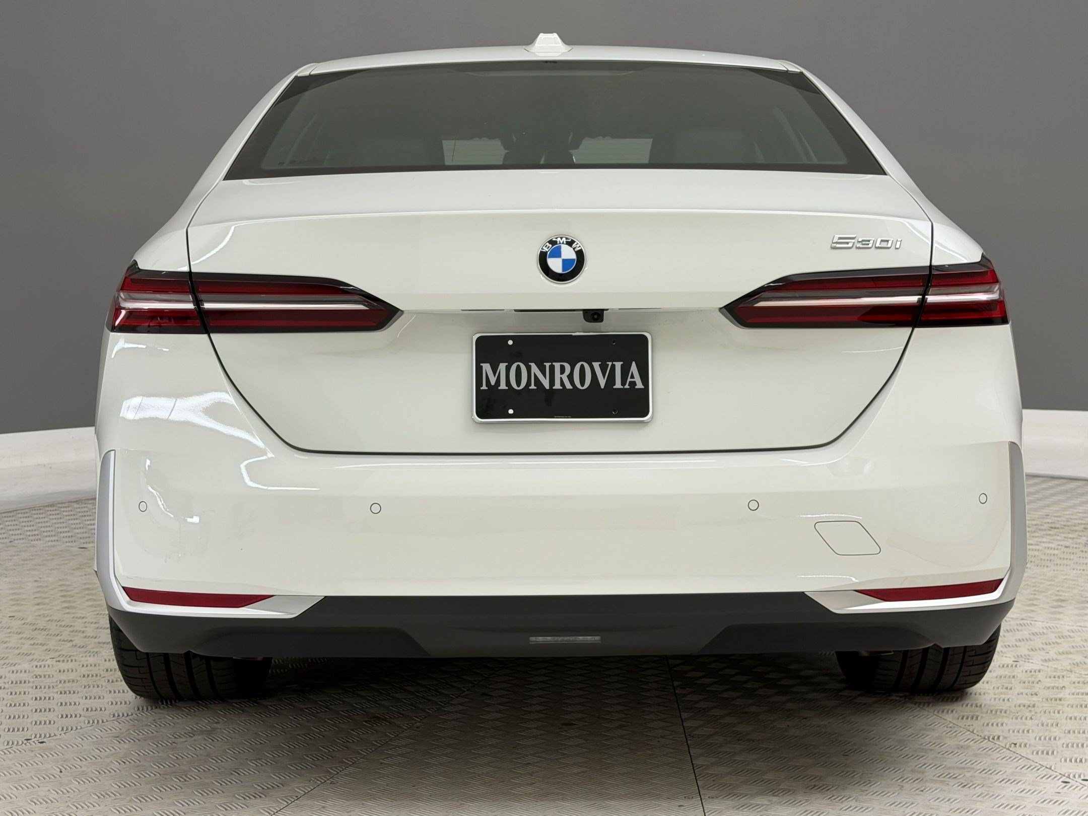 Used 2026 BMW 530i RWD image 10