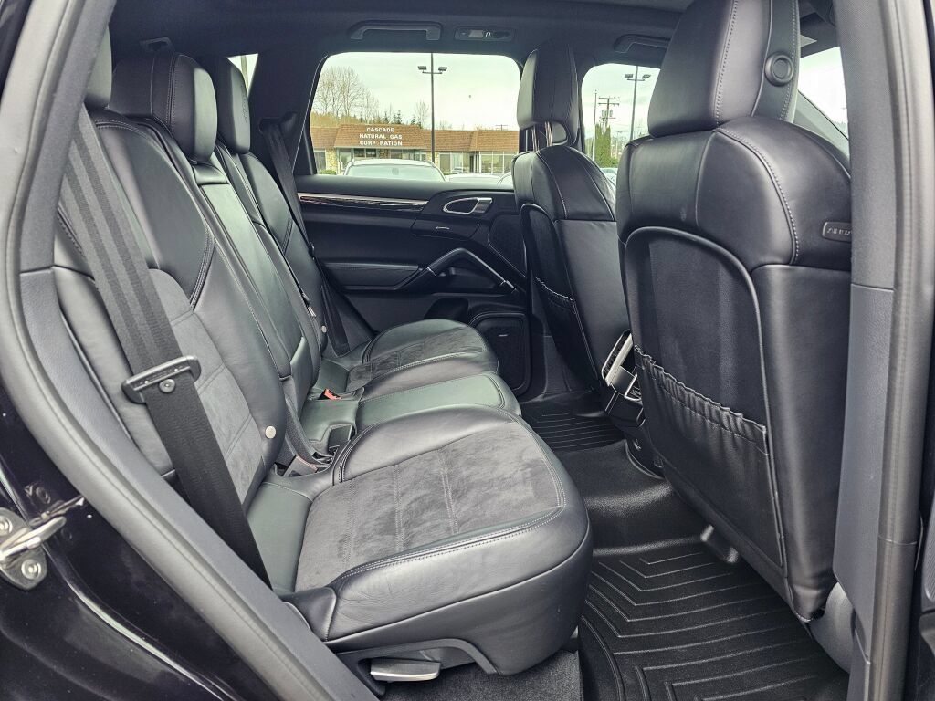 Used 2018 Porsche Cayenne Platinum Edition AWD/4WD image 12