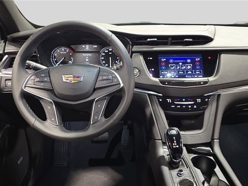 Used 2025 Cadillac XT5 Luxury w/ LPO, Floor Liner Package image 9