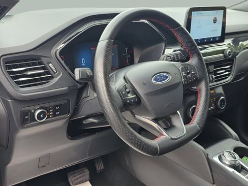 Used 2025 Ford Escape ST-Line Select AWD/4WD image 16