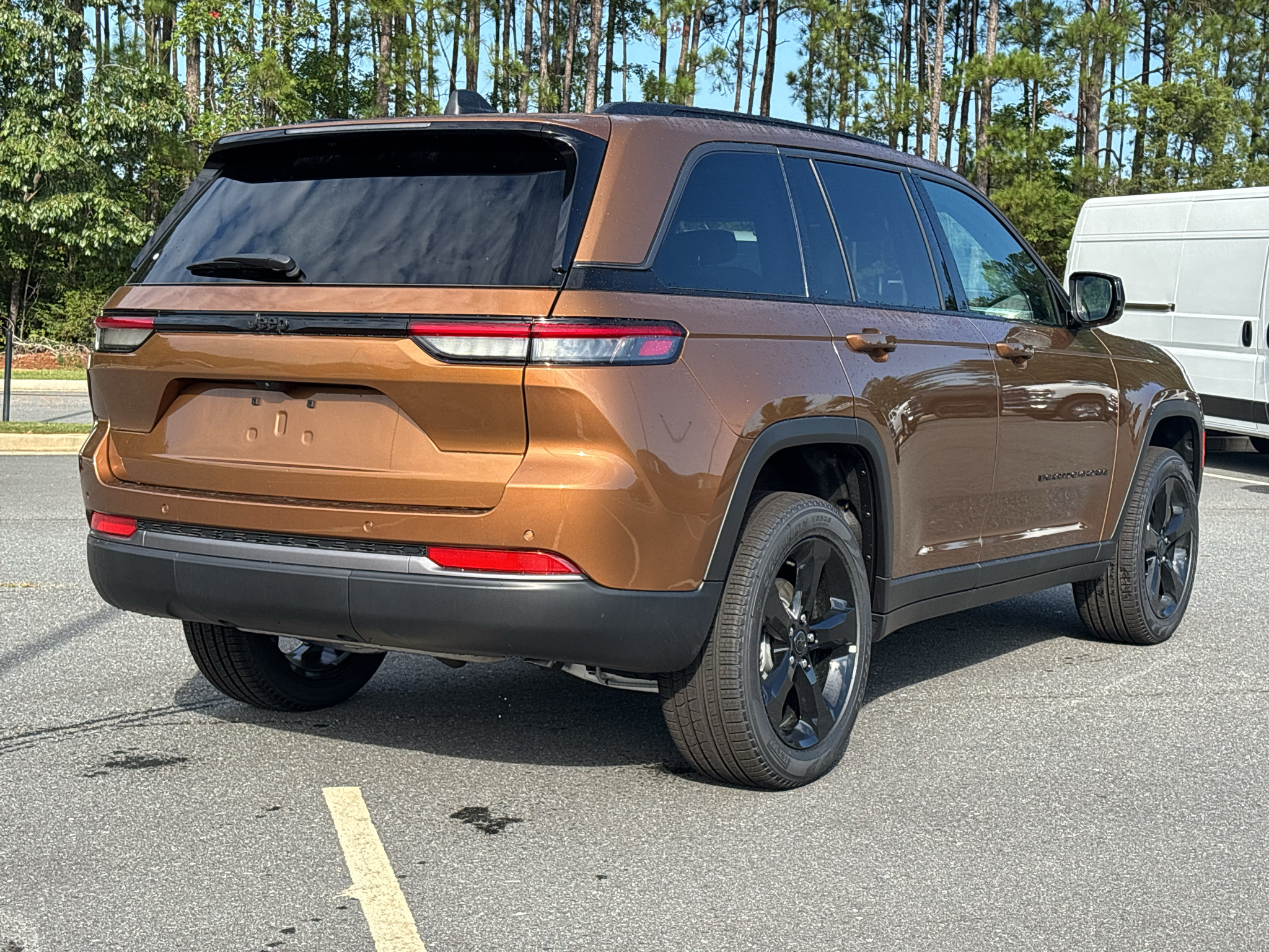 New 2027 Jeep Grand Cherokee Limited w/ Limited Altitude Package RWD image 5
