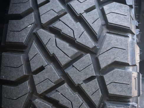 Used 2020 Nissan Titan SV w/ SV Convenience Package image 33