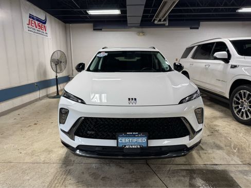 Certified 2025 Buick Envision Sport Touring image 2