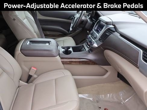 Used 2017 Chevrolet Tahoe LT w/ LT Signature Package image 14