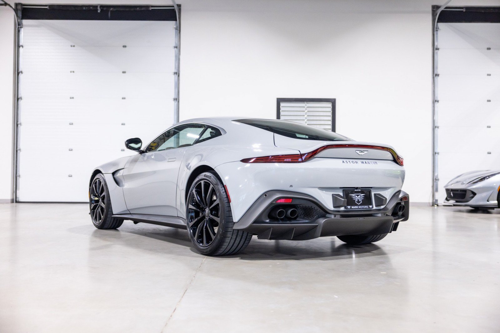 Used 2023 Aston Martin V8 Vantage Coupe RWD image 6
