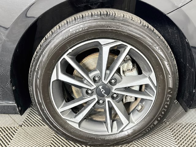 Used 2024 Kia Forte LXS FWD image 28