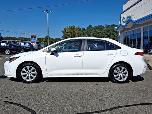 Used 2024 Toyota Corolla LE image 7